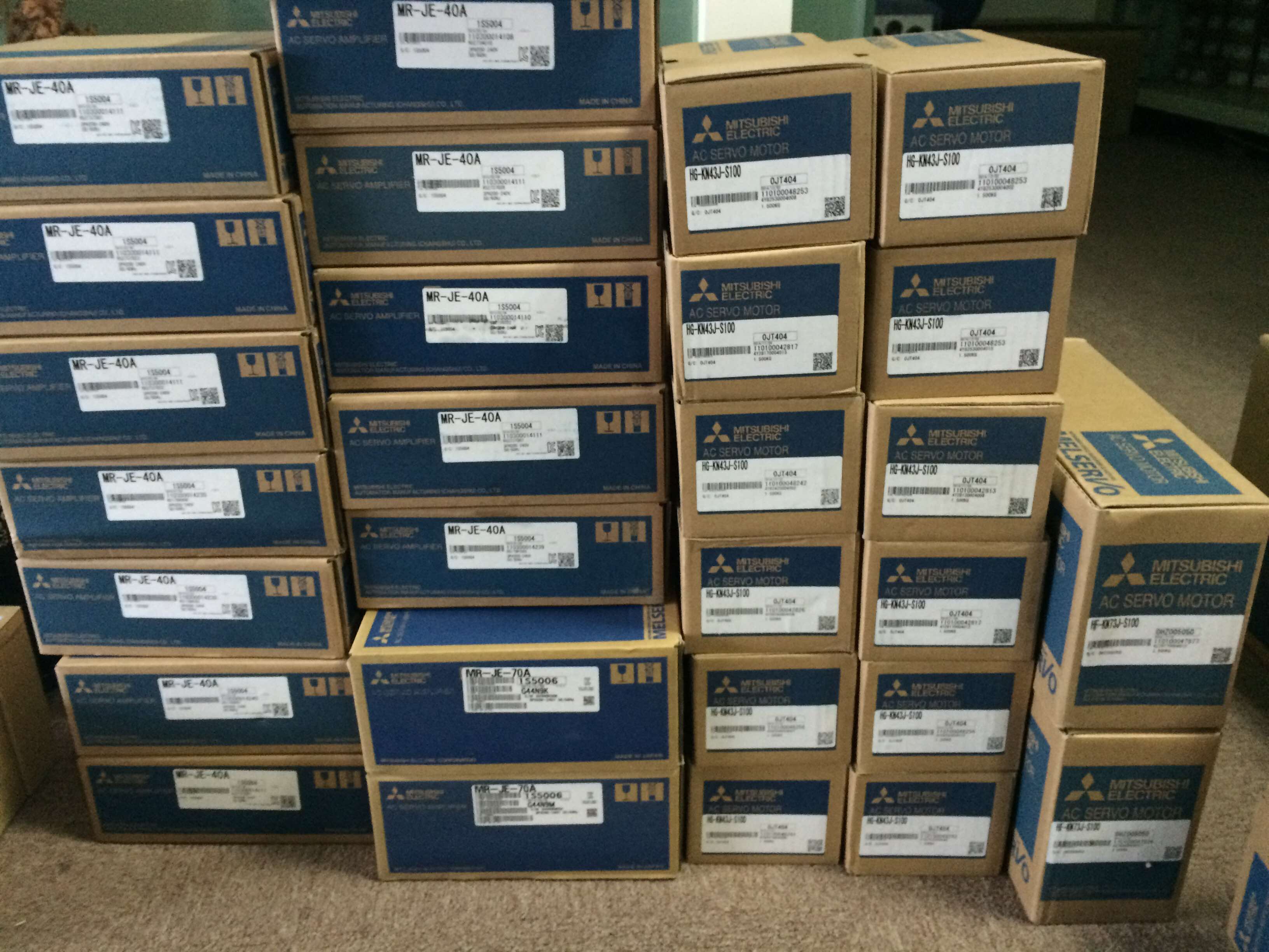 三菱伺服MR-JE-40A 三菱伺服MR-JE-40A